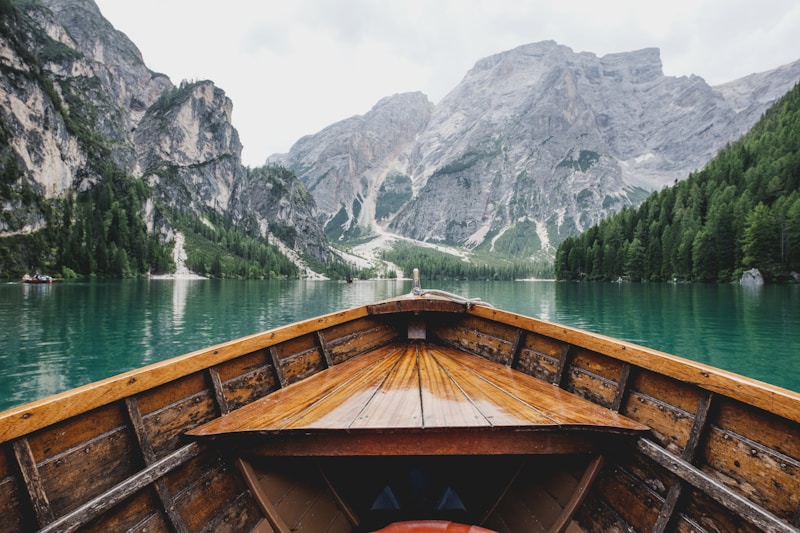 shoulder season travel deals booking tips