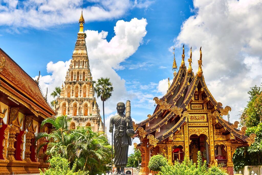 Thailand on a budget travel guide temples beach
